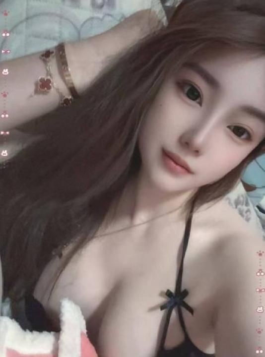 丰满性感美少妇